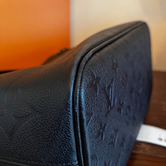 LOUIS VUITTON Empreinte Monogram Giant Neverfull MM Black Noir - Picture 5 of 14